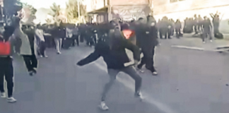 İran’da Ekonomik Çöküş Sokakta: Protestolar Molla Rejiminin Dayanma Sınırını Zorluyor