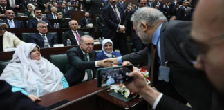 Tokalaşma Tartışması: Ruşen Çakır’dan Eleştirilere “Aktivist Değilim, Gazeteciyim” Yanıtı