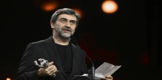 Berlinale’de Gümüş Ayı Alan Emin Alper’den Sahneden Siyasete Uzanan Dayanışma Çağrısı