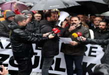 Basın Susturulamaz: Kadıköy’de Barikat, Gazetecilerden Direniş Mesajı