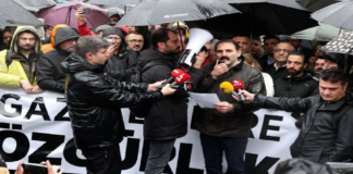 Basın Susturulamaz: Kadıköy’de Barikat, Gazetecilerden Direniş Mesajı