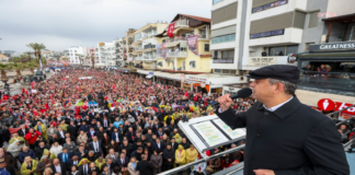 Kuşadası’nda Sert Siyaset: Özel’den İktidara “Eğilmeyiz” Resti