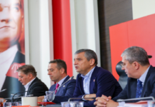 Özel’den “Meclis Karargâhı” Mesajı: CHP’de Mücadele Parti Binasının Dışına Taşınıyor