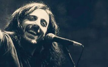 Şair Ceketli Çocuk: Kazım Koyuncu’nun Türküsü Hâlâ Yarım Kalmadı