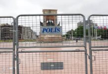 Taksim’e Bir Kez Daha Bariyer Kuruldu