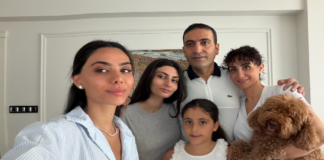 11 Ay Süren Tartışmalı Tutukluluğun Ardından İlk Aile Fotoğrafı