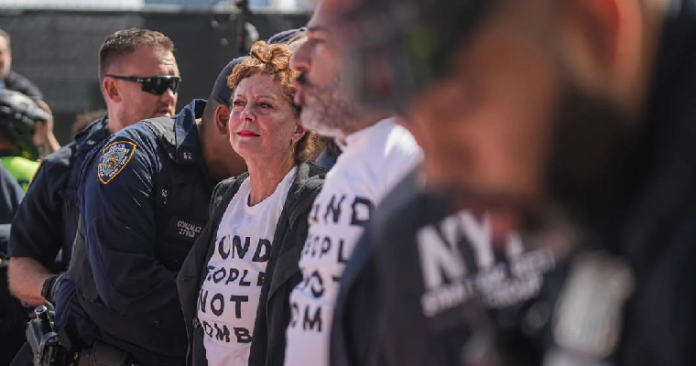 netanyahu-protestosunda-susan-sarandon-ve-hannah-einbindere-gozalti