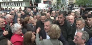 Arhavi Pazarında Ekonominin Fotoğrafı: “Her Şeyi Alamıyoruz, Seçerek Alıyoruz”